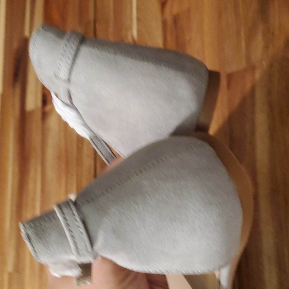 Shoes - Picture 3 of 3